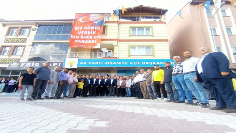 AK Parti Afyonkarahisar teşkilatları teşekkür ziyaretlerinde bulundu