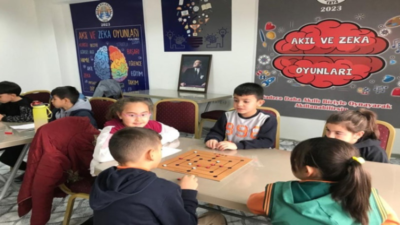Dinar'da Akıl Zeka Oyunları Eğitimine yoğun ilgi