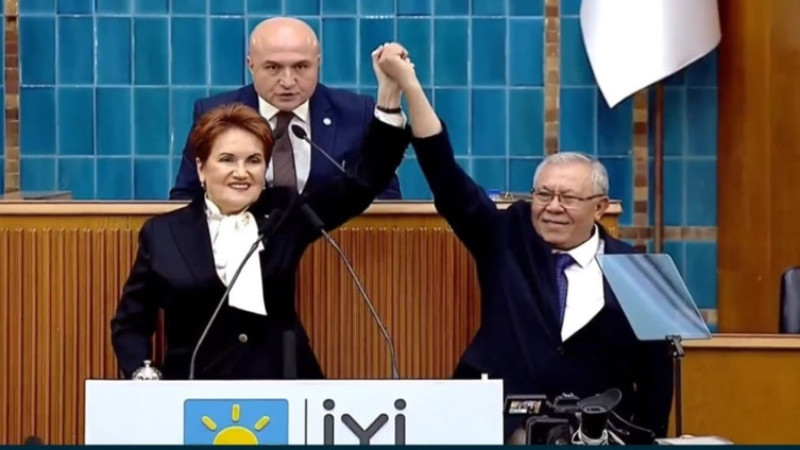 Akşener Afyonkarahisar'daki 3 belediye başkan adayını mecliste tanıttı