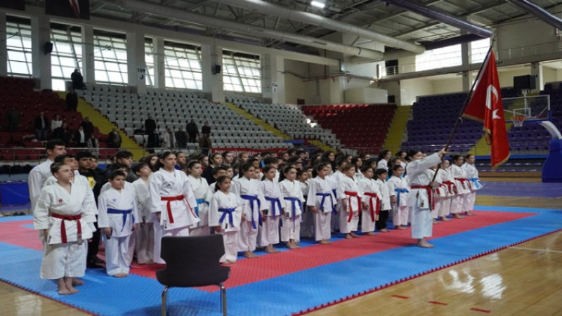 Afyon'da düzenlenen Okul Sporları Karate Müsabakaları tamamlandı