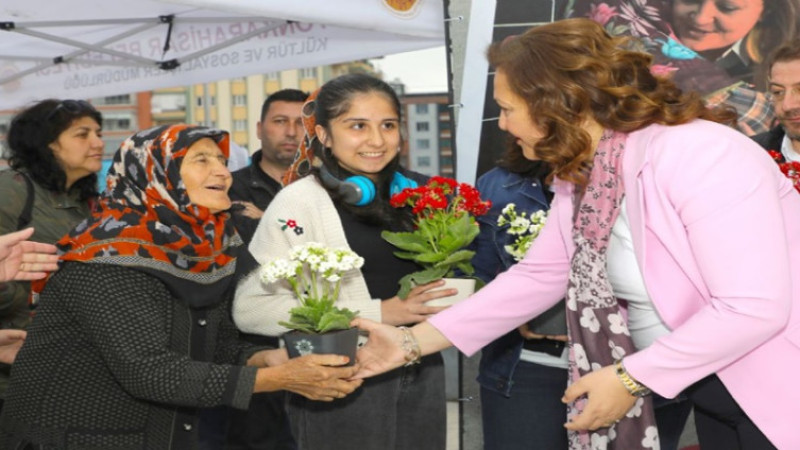 Başkan Burcu Köksal Anneler Gününü dolu dolu kutladı