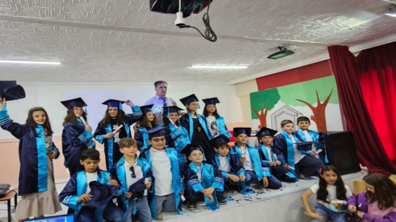 Fatih İlkokulu'nda mezuniyet töreni gerçekleşti