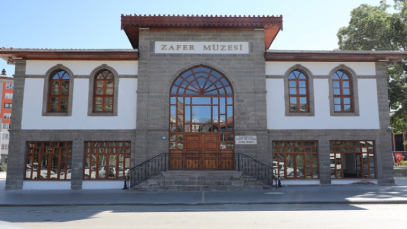 Zafer Müzesi’ne ziyaretçi akını  