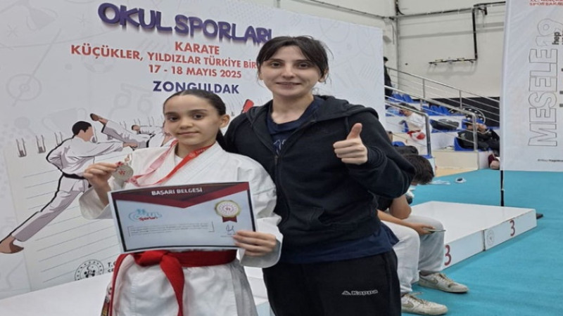 Zonguldak'ta Karate Gururu: Asel Sarıgül Türkiye ikincisi oldu!