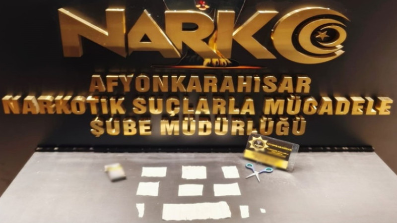 Asayiş tarafından peçeteye emdirilmiş uyuşturucu maddeler yakalandı