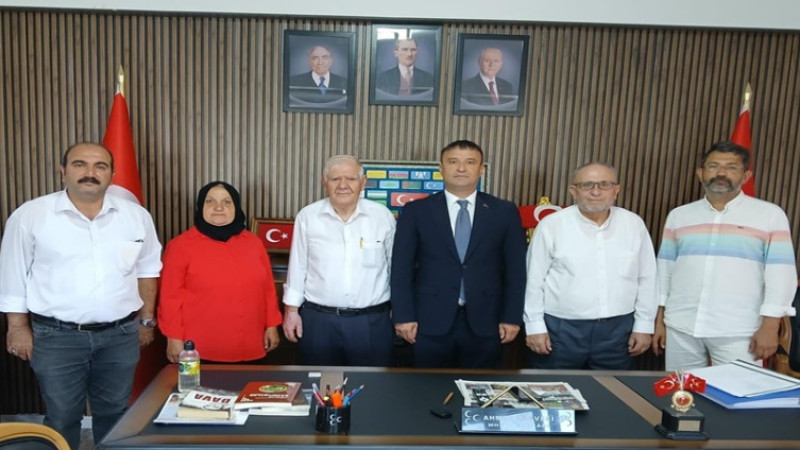 Yazarlar Derneği’nden MHP İl Başkanı Kahveci'ye nezaket ziyareti