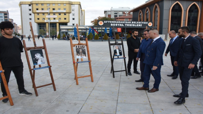 Ülkü Ocakları 10 Kasım dolayısıyla resim sergisi düzenledi