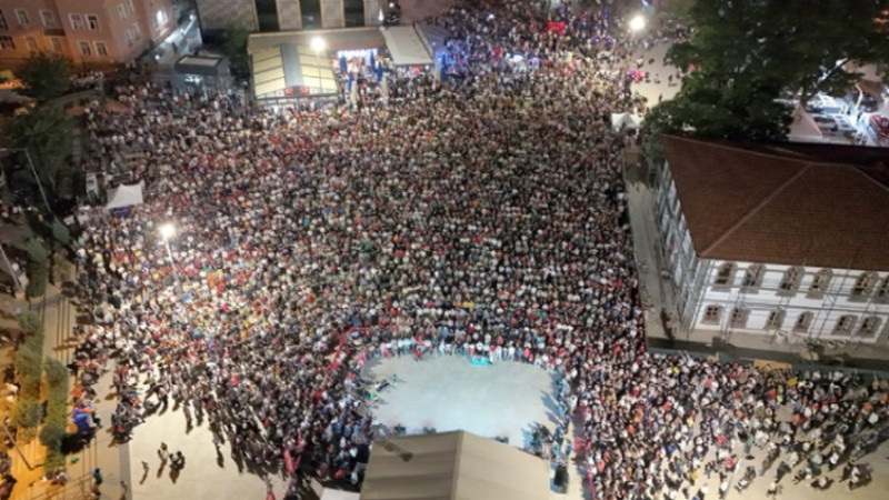 Zafer Meydanı doldu taştı, coşku doruğa ulaştı