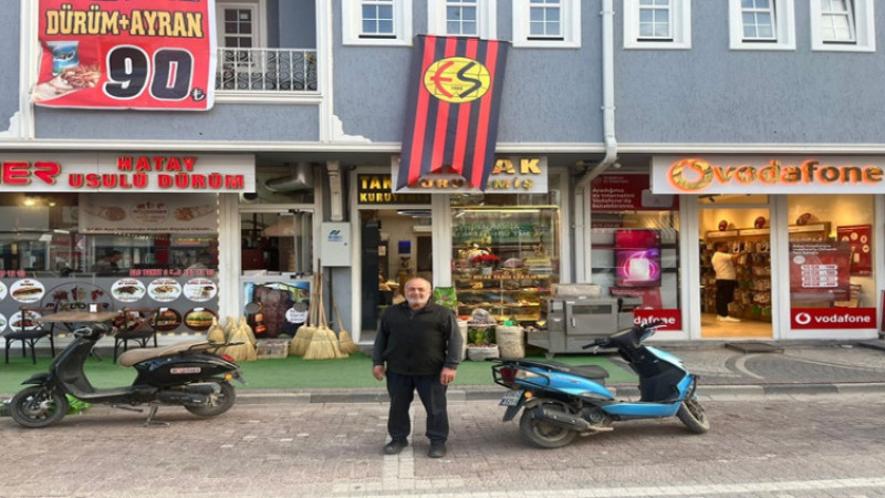 Turan Taktak, Eskişehirspor'un şampiyonluğunu coşkuyla kutladı