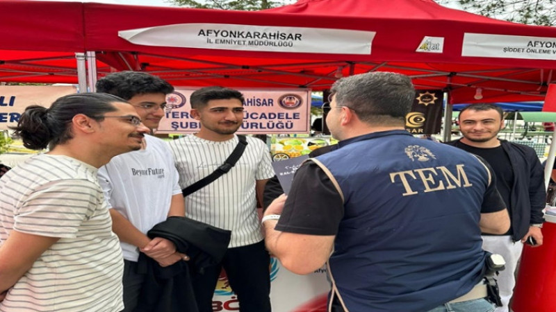 Emniyet, El Ele Güvenli Geleceğe projesince bilgilendirmeler yapıldı
