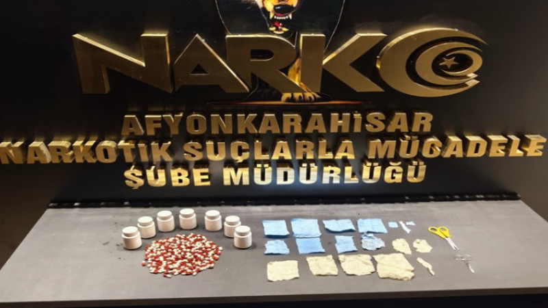 Afyonkarahisar Emniyeti sokak satıcılarını yakaladı